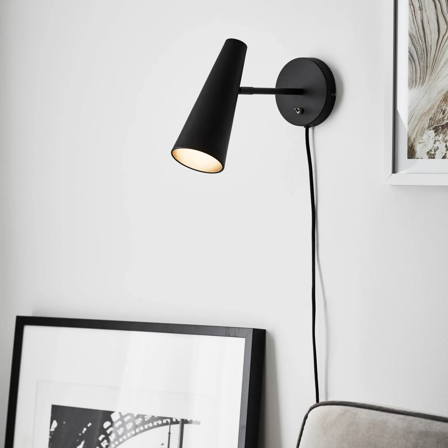 Peak Vegglampe Svart - Markslöjd - Stue - Moderne - Metall - Med en lyskilde