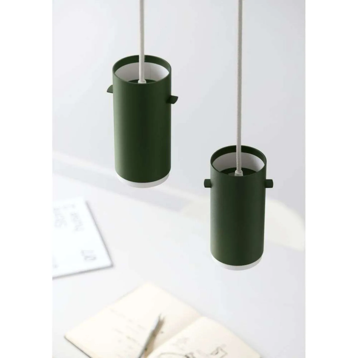 Tube Pendel Small Pine Green - Moebe - Stue - Aluminium