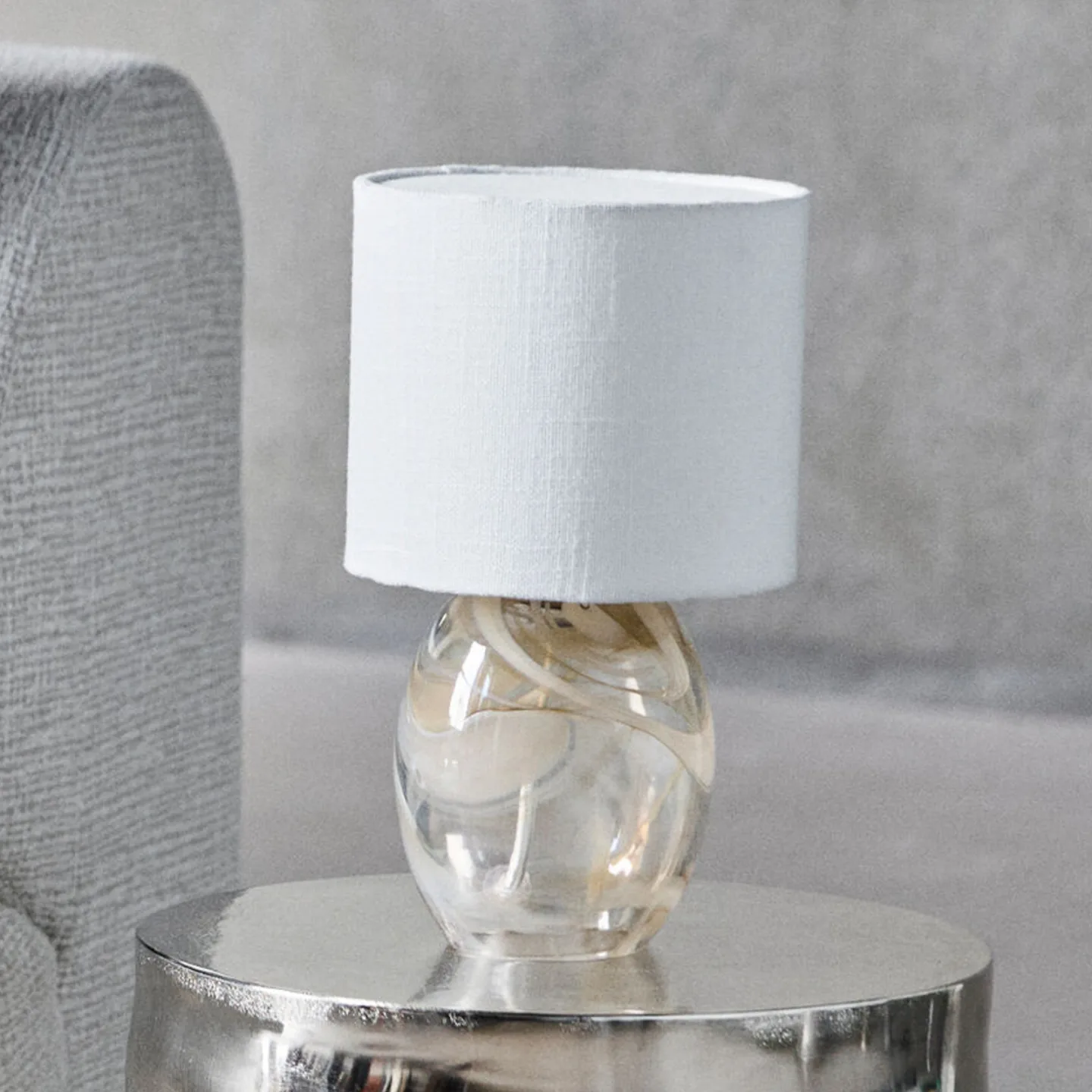 Hite Tischleuchte, 28 cm, creme, Glas/Textil - House Doctor - Wohnzimmer - Design - Einflammig