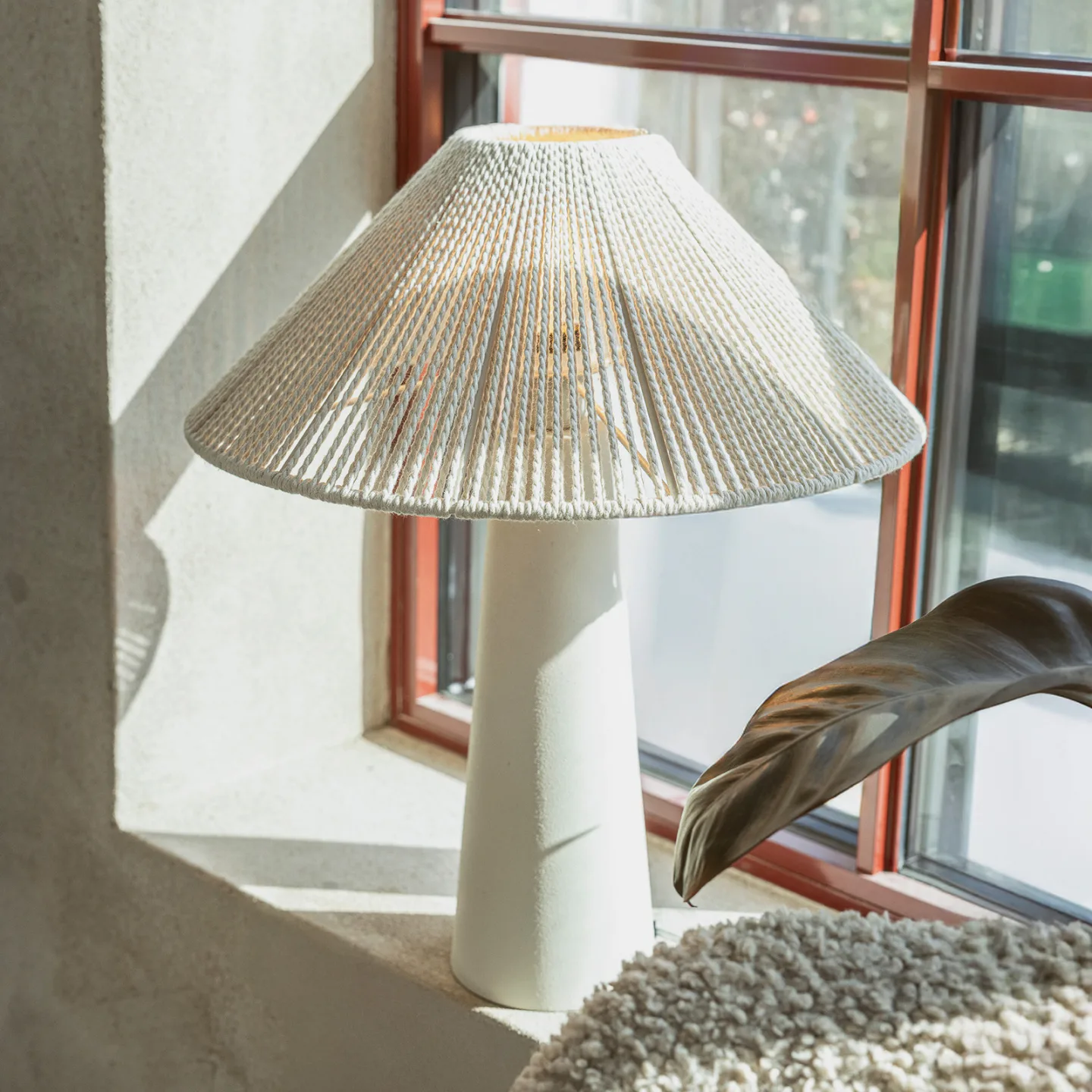 Favoro Tischleuchte Beige - Markslöjd - Wohnzimmer - Keramik - Mit Schirm