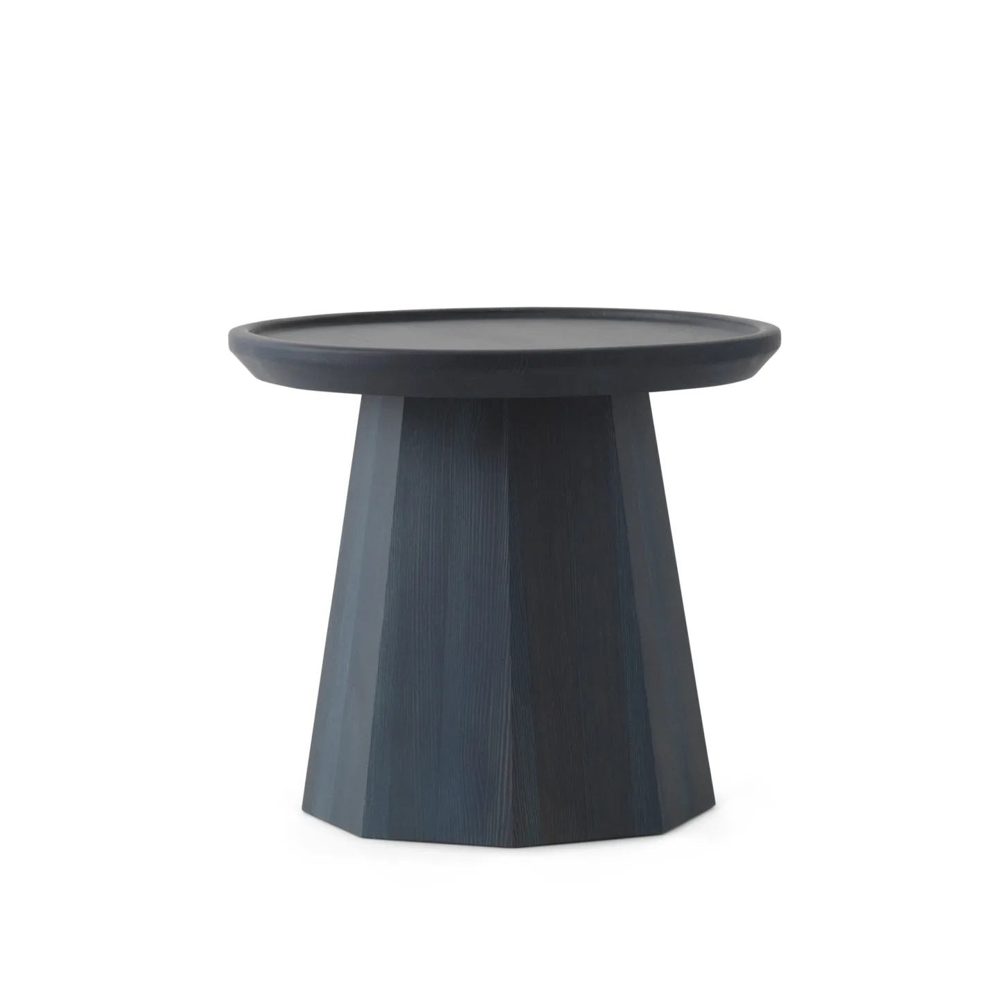 Normann Copenhagen - Pine Table Small Dark Blue - Sidobord - Simon Legald - Blå - Trä