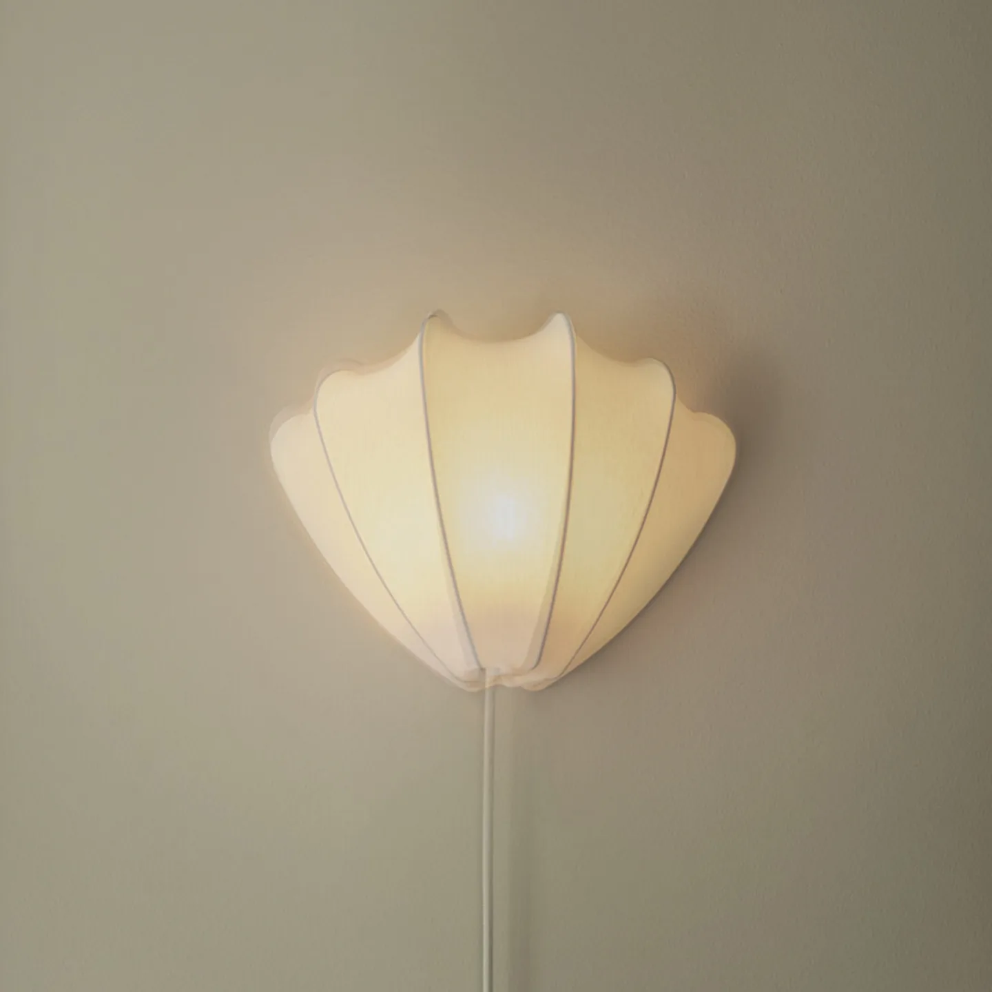 Anna Wandleuchte, Baumwolle, weiß, Ø 45 cm - Watt & Veke - Schlafzimmer - Design - Stoff / Textil