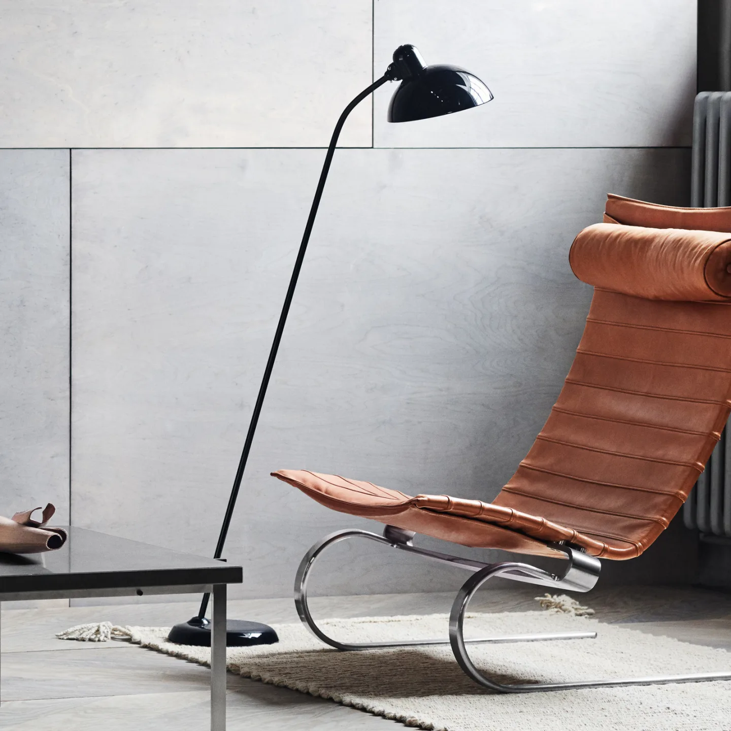 KAISER idell™ 6556-F Gulvlampe Sort - Fritz Hansen Kaiser Idell 6556-F - Stue - Design - Metal - Med skærm