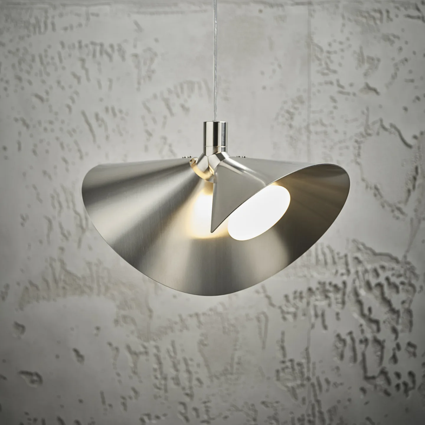 Peel Pendelleuchte Brushed Stainless Steel - Frandsen - Wohnzimmer - Design - Metall - Mehrflammig