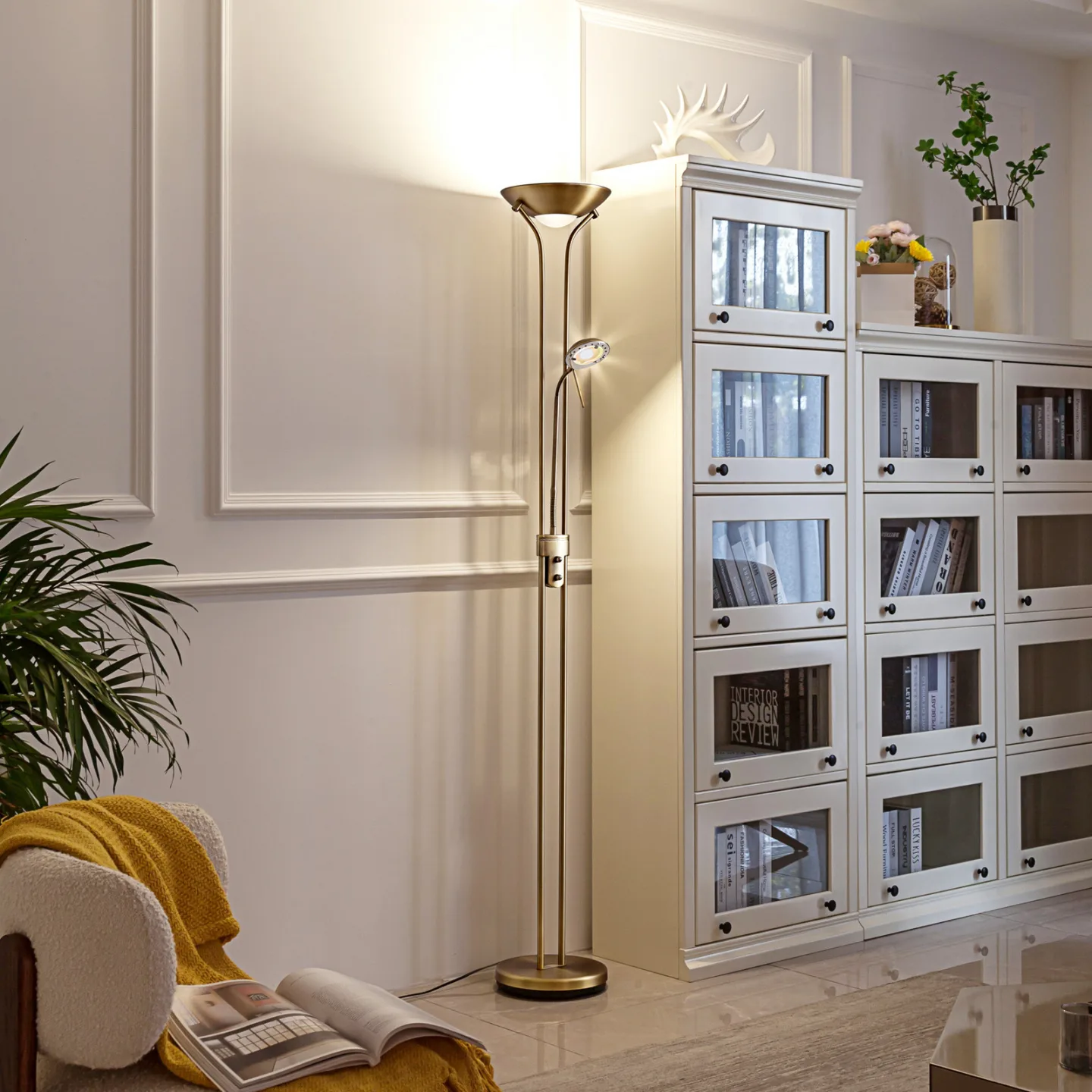 Lindby LED-Standleuchte Josefin, bronze, Leselicht, dimmbar - Wohnzimmer - Modern - Metall - Mehrflammig
