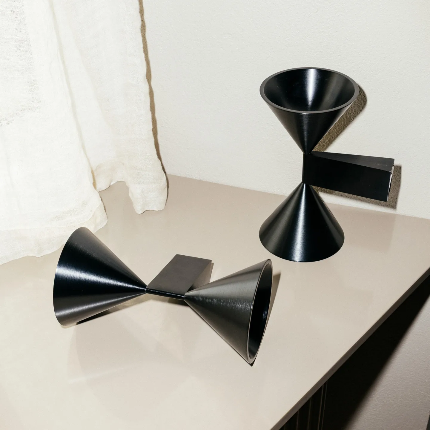 Vegglampe Apollo 24, svart, opp/ned, 24 cm, GU10 - Pholc - Stue - Moderne - Aluminium - Med flere lyskilder