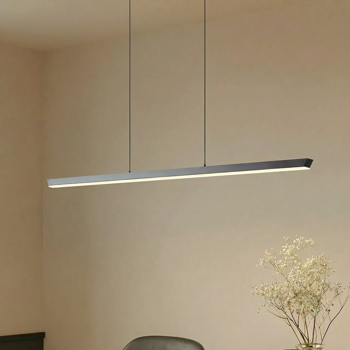 Solvar LED-hængelampe, sort, 117 cm, CCT, dæmpbar - Lucande - Stue - Moderne - Metal - Lineær