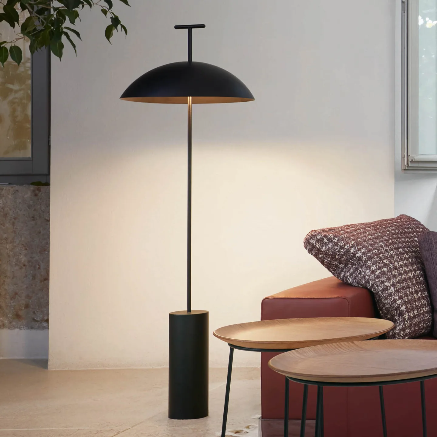 Geen-A Gulvlampe Black - Kartell - Stue - Design - Metal - Med én lyskilde