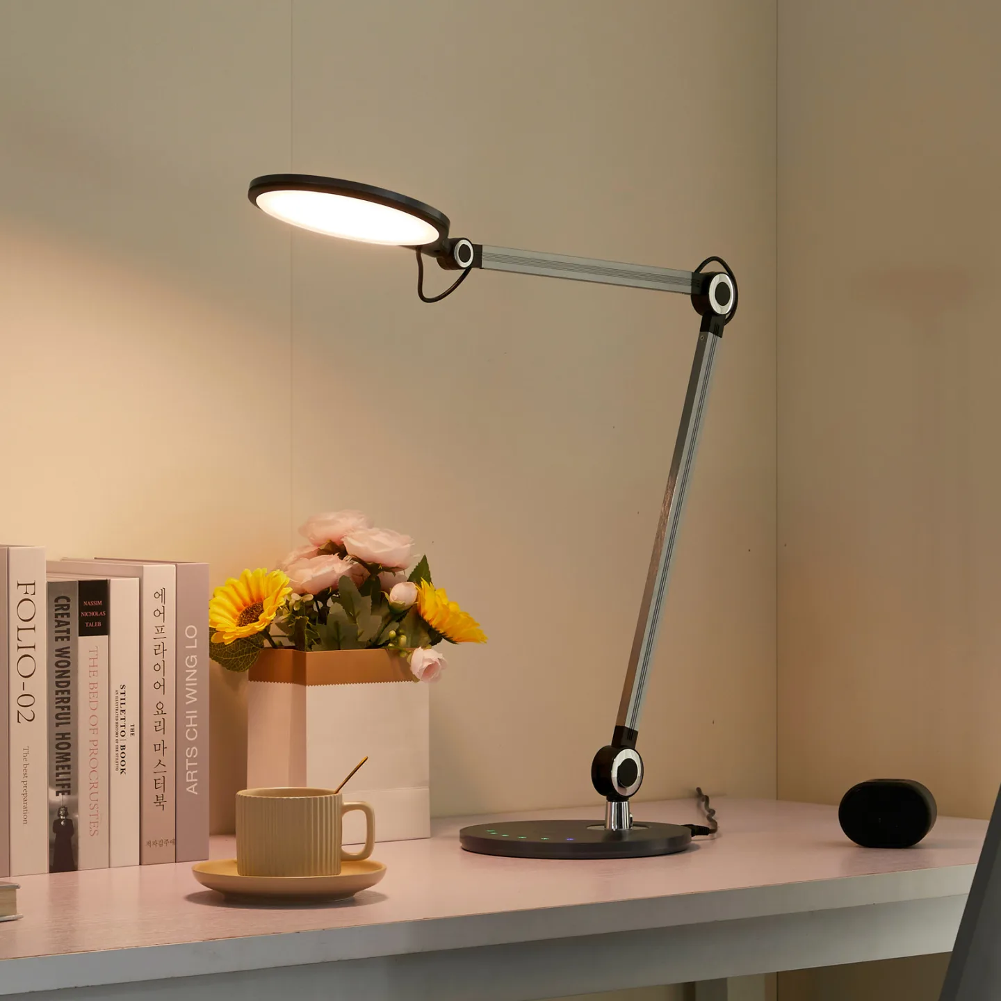 Nyxaris LED Bordlampe CCT Grey - Lucande Lindby - Kontor / arbejdsværelse - Moderne - Plastik - Med én lyskilde