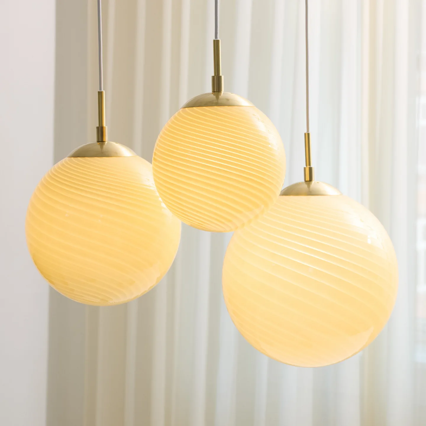 CANDY BALL Hängelampe creme/altmessing Ø 20 cm - Halo Design - Wohnzimmer - Glas - Einflammig