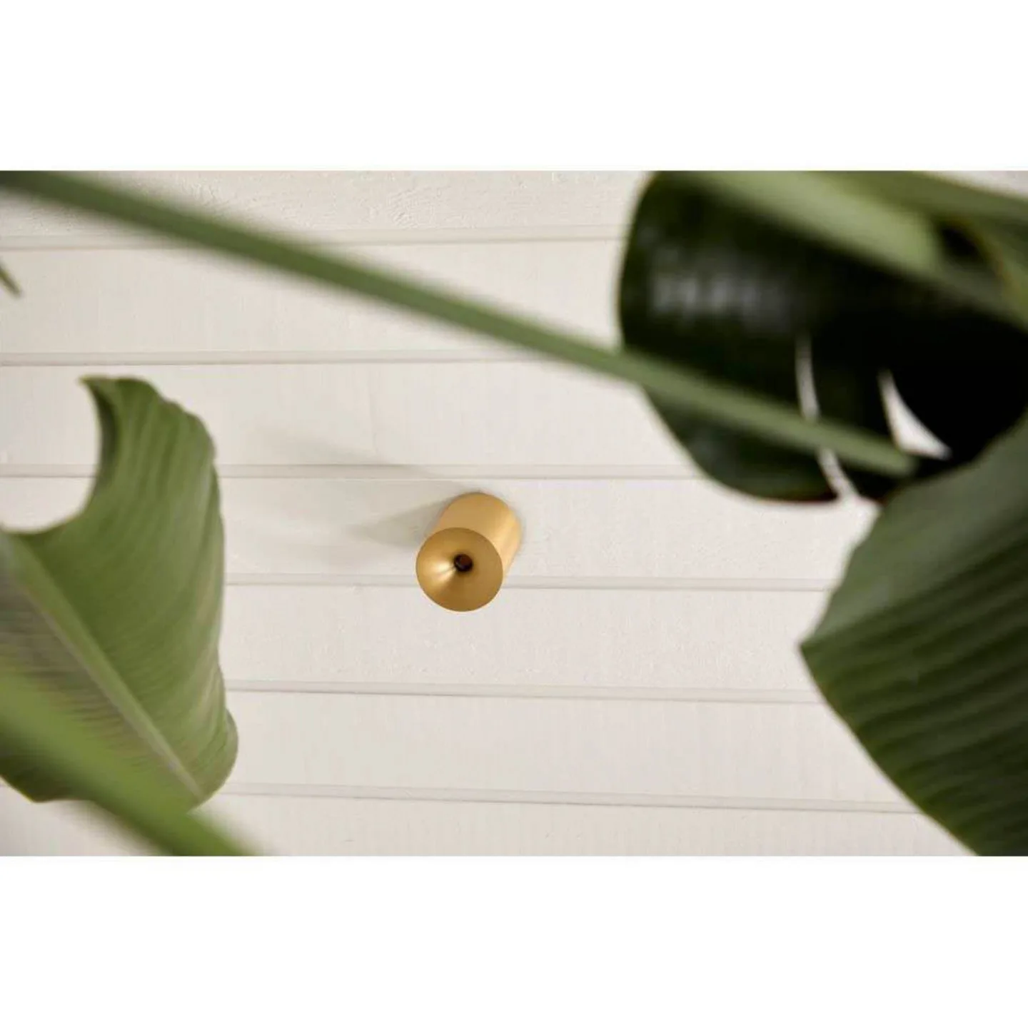 Nyx taklampa Matt Brass - LOOM DESIGN - Badrum - Modern - Aluminium - Med en ljuskälla
