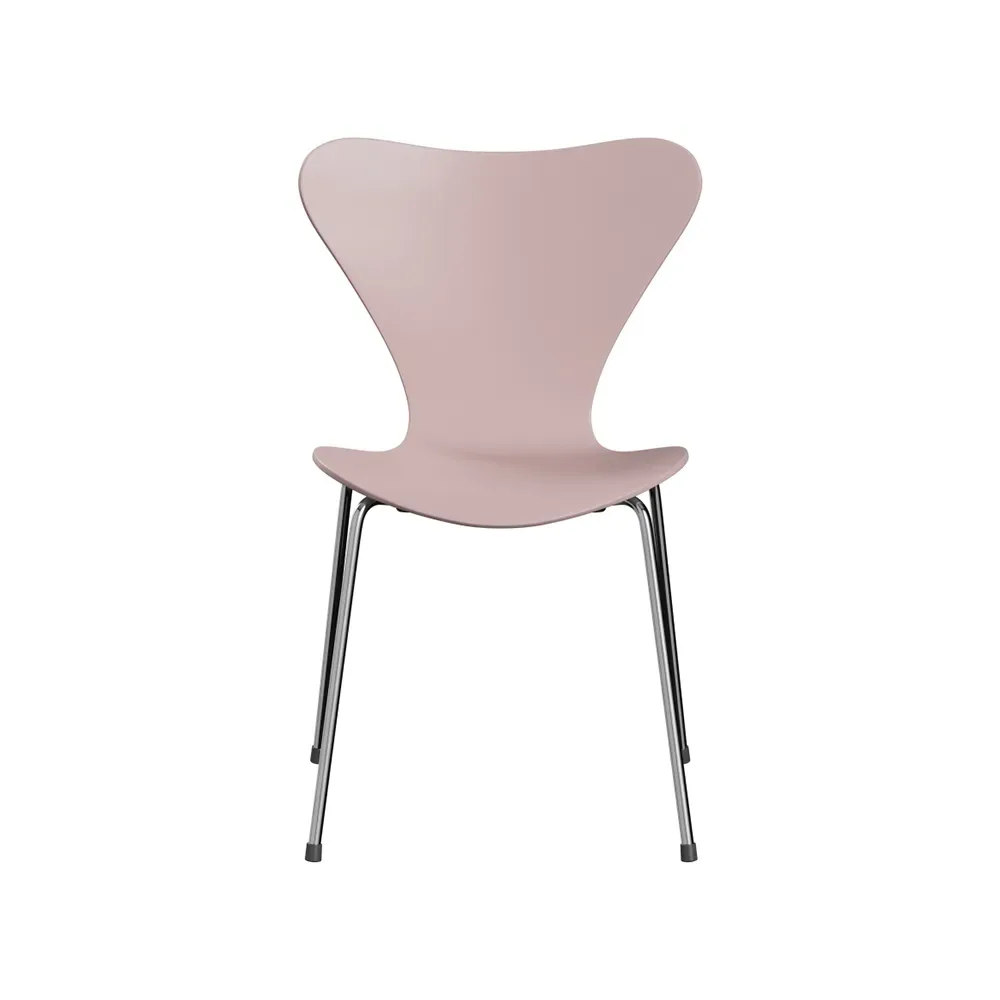 Fritz Hansen Sjuan 3107 stol Pale rose-lackad-kromat stålstativ