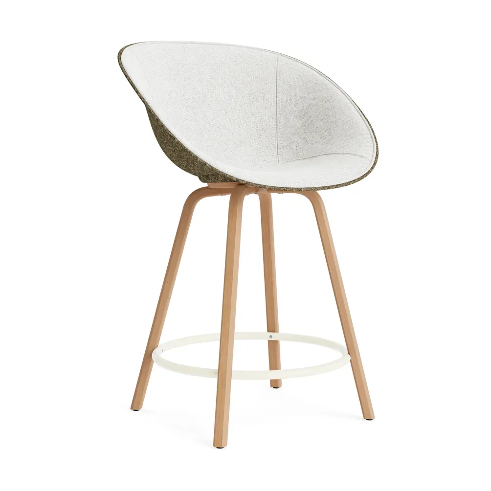 Normann Copenhagen Mat Bar Armchair Armlehnstuhl mit Vorderpolsterung, 65 cm Hallingdal 110-seaweed-beech-cream steel