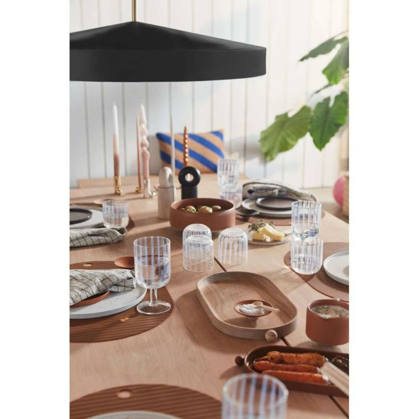Hatto Pendel Large Black - OYOY Living Design Hat Large - Kjøkken - Skandinavisk - Metall - Med en lyskilde