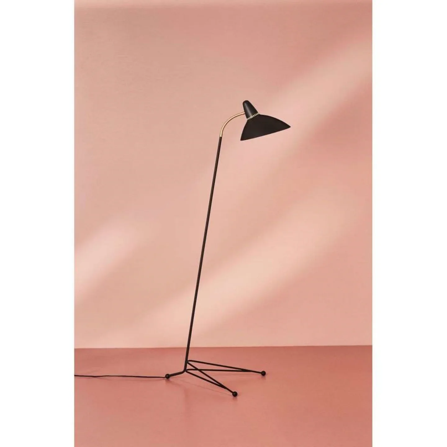 Lightsome Stehleuchte, schwarz, Höhe 132 cm - Warm Nordic - Wohnzimmer - Skandinavisch - Metall - Einflammig