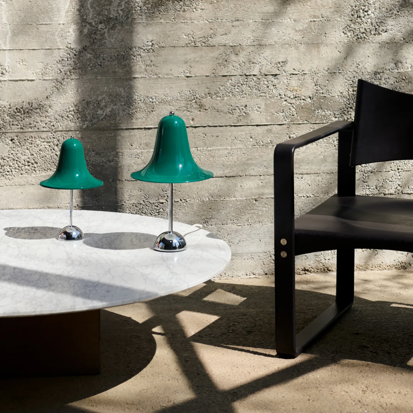 Pantop Tischleuchte Ø 23 cm dunkles türkis - Verpan - Wohnzimmer - Design - Metall - Mit Schirm