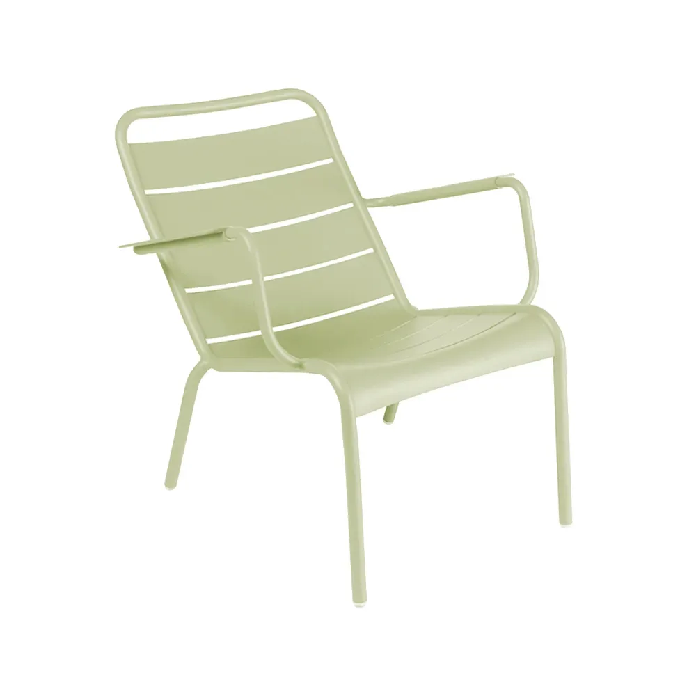 Fermob Luxembourg karmstol låg Willow green (grön)