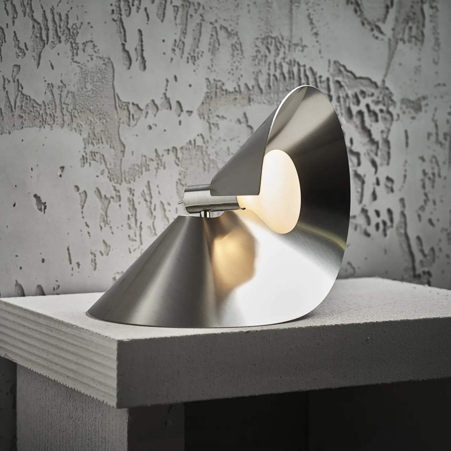 Peel Wandleuchte Brushed Stainless Steel - Frandsen - Wohnzimmer - Design - Metall - Einflammig