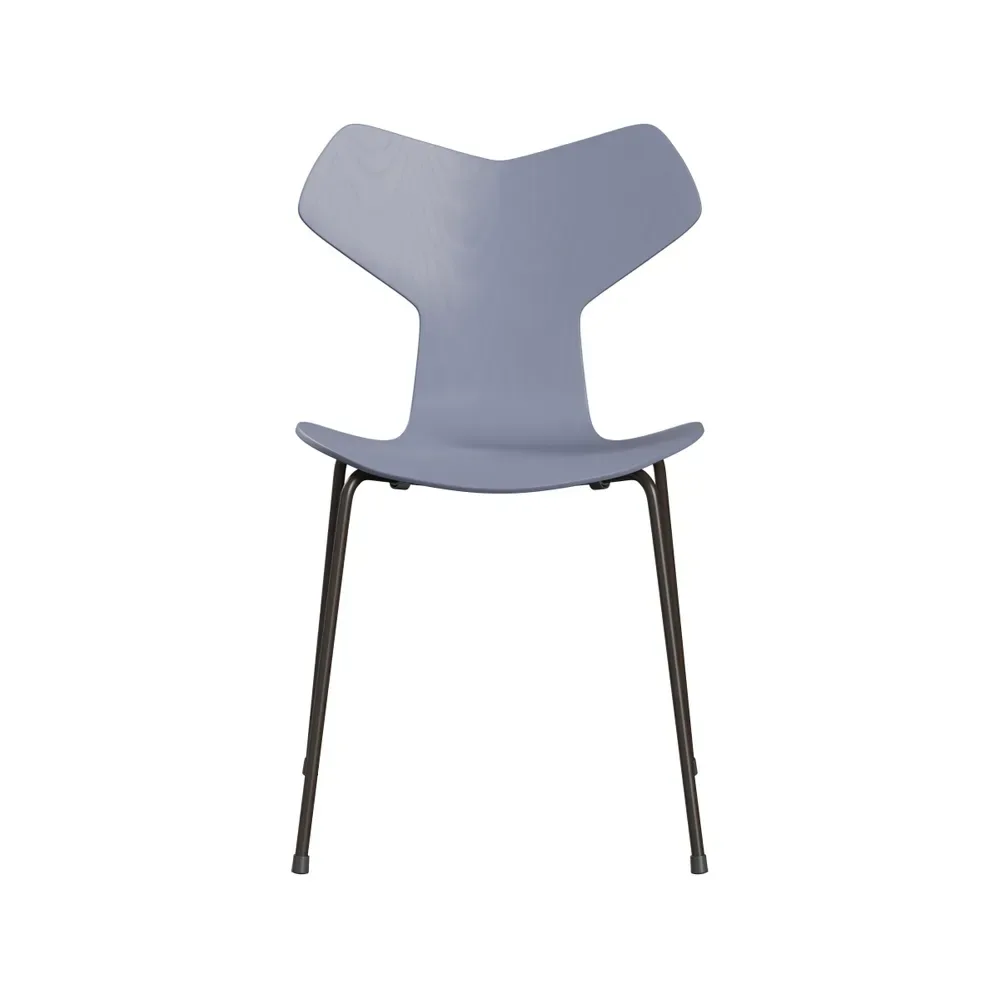 Fritz Hansen Grand Prix 3130 stol Lavender blue-målad ask-brunt stativ