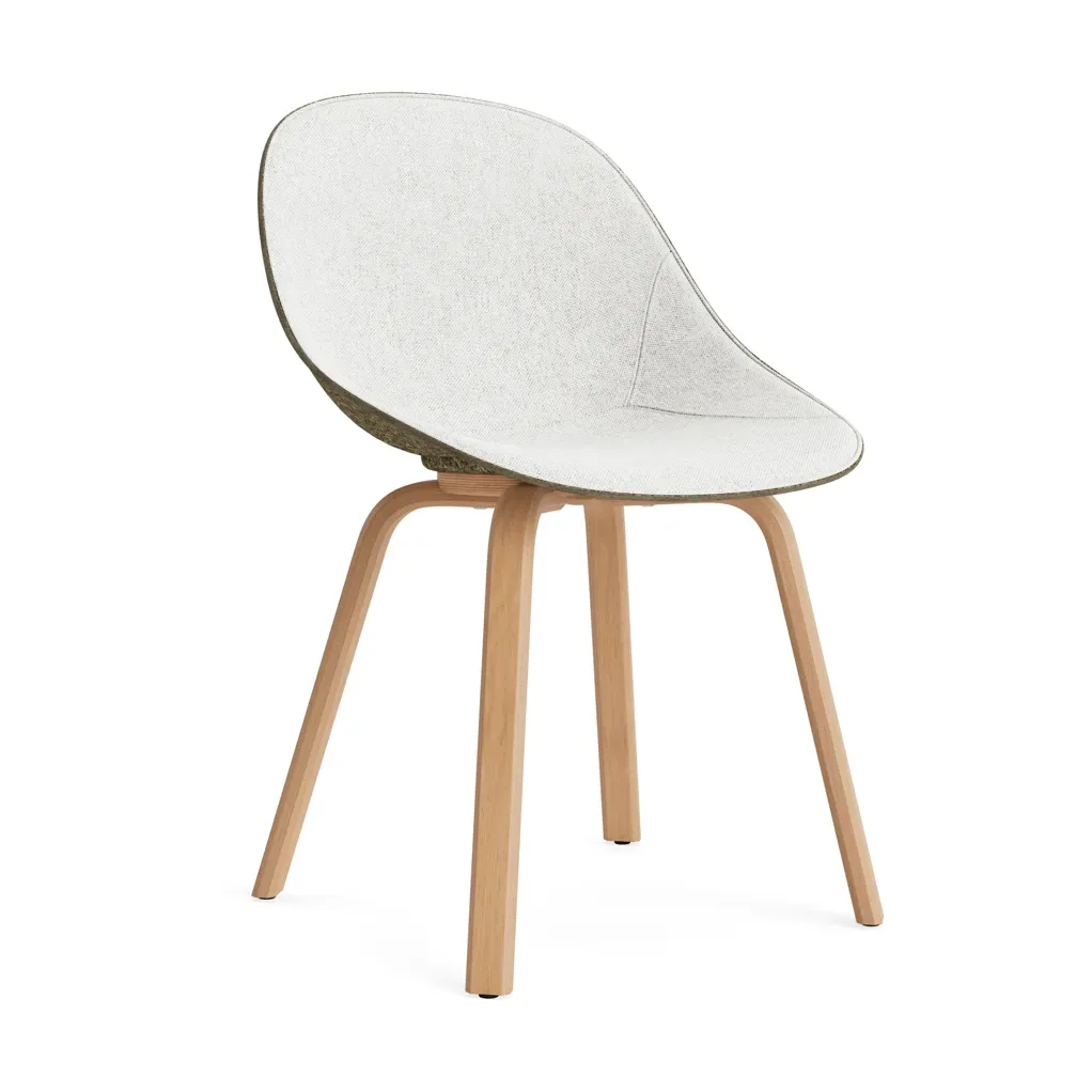 Normann Copenhagen Mat Chair Stuhl mit Vorderpolsterung Hallingdal 110-seaweed-beech