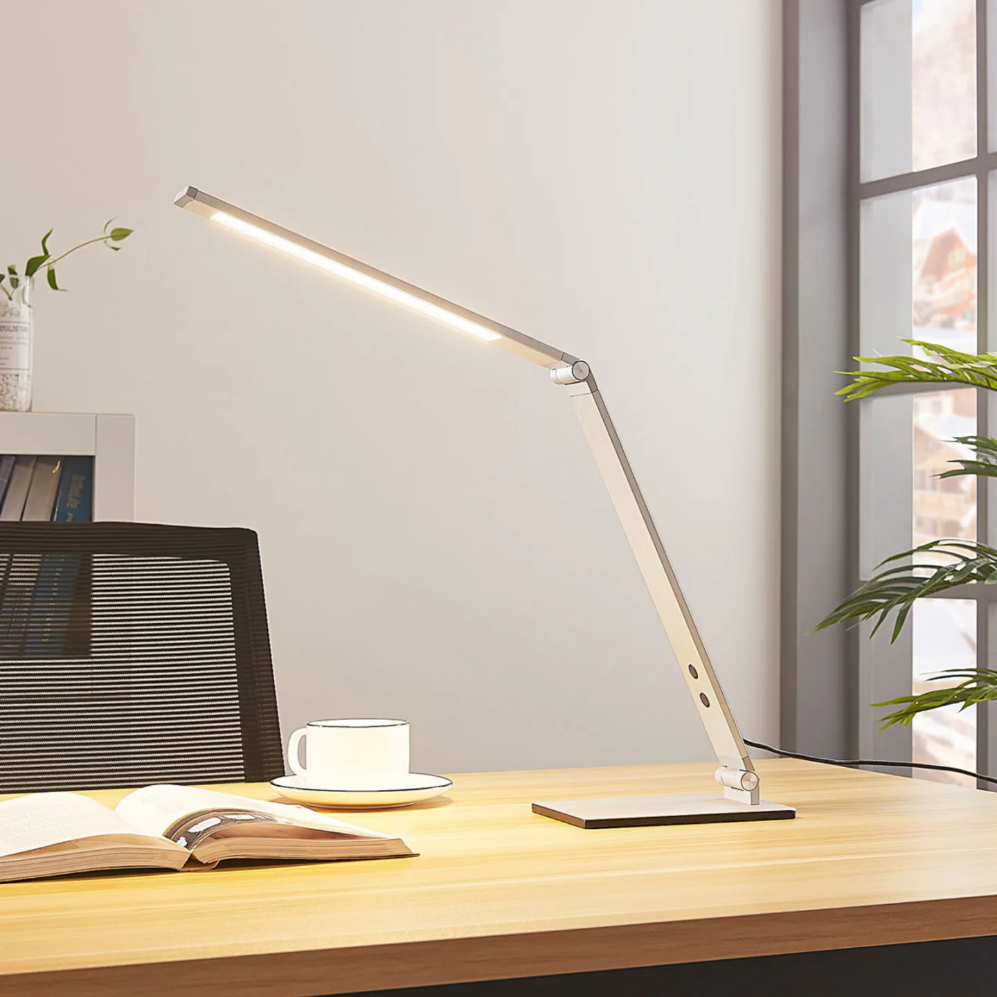 Nicano Bordlampe Alu - Lucande - Arbeidsrom / kontor - Moderne - Metall - Kantet
