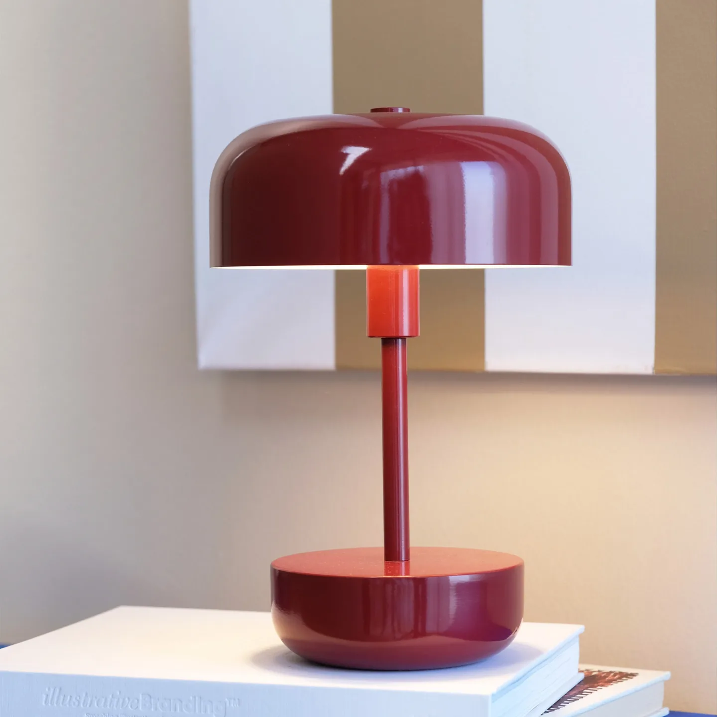 Haipot LED Portable Tischleuchte Dark Red - Dyberg Larsen - Wohnzimmer - Modern - Metall - Mit Schirm