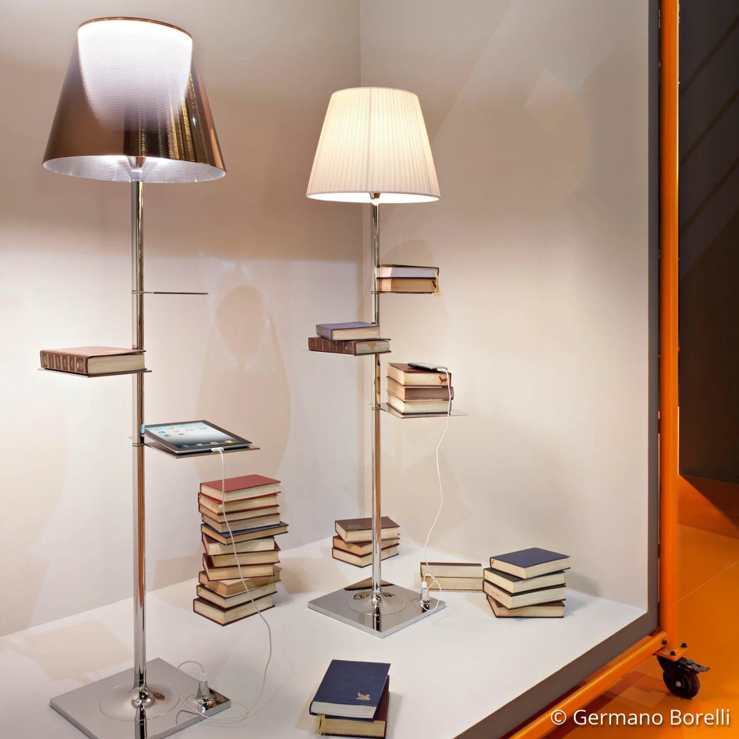 Bibliotheque National Stehleuchte Alu Bronze - Flos BIBLIOTH.NAT - Wohnzimmer - Design - Metall - Mit Schirm