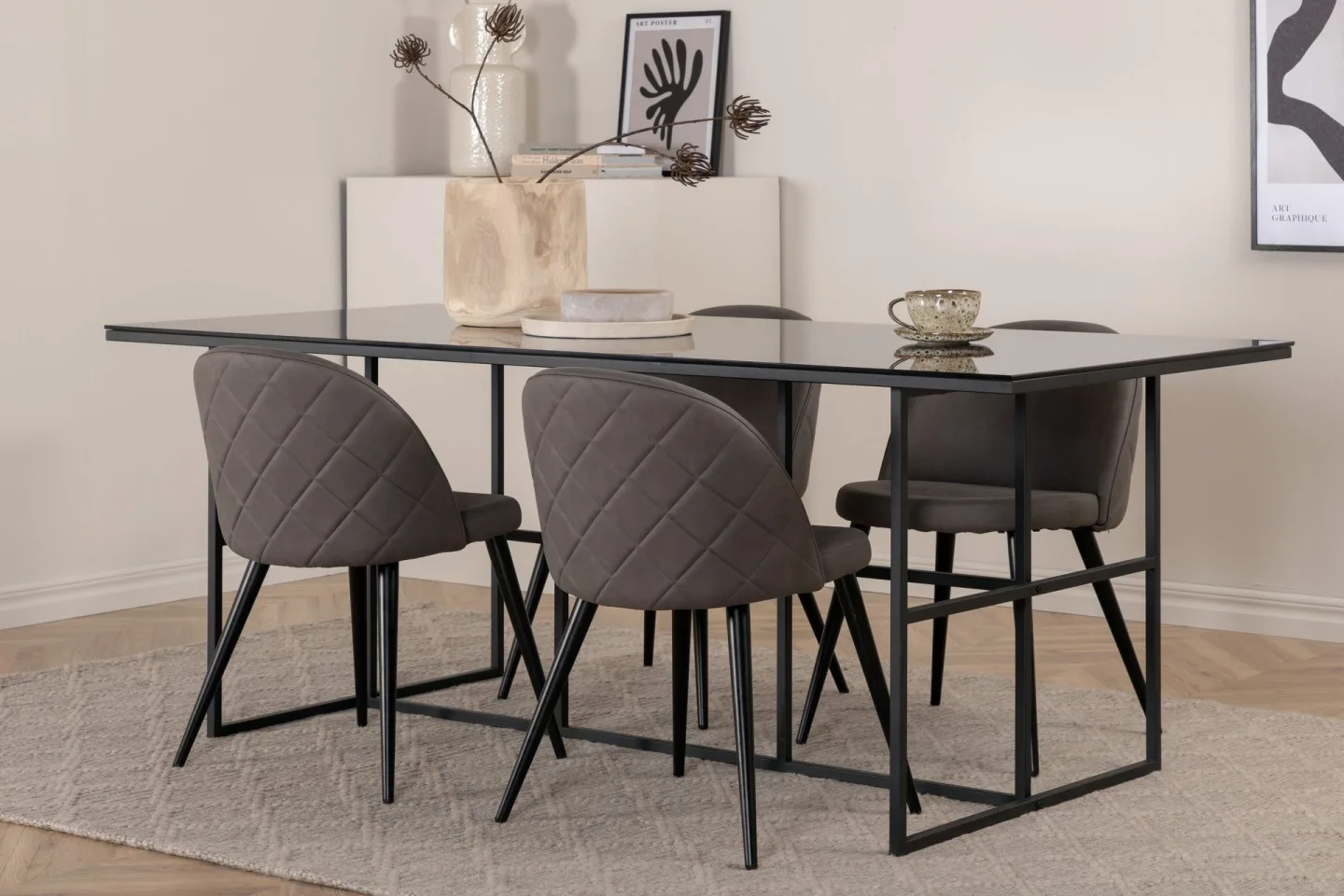 Leif matbord med 4st Velvet matstol -