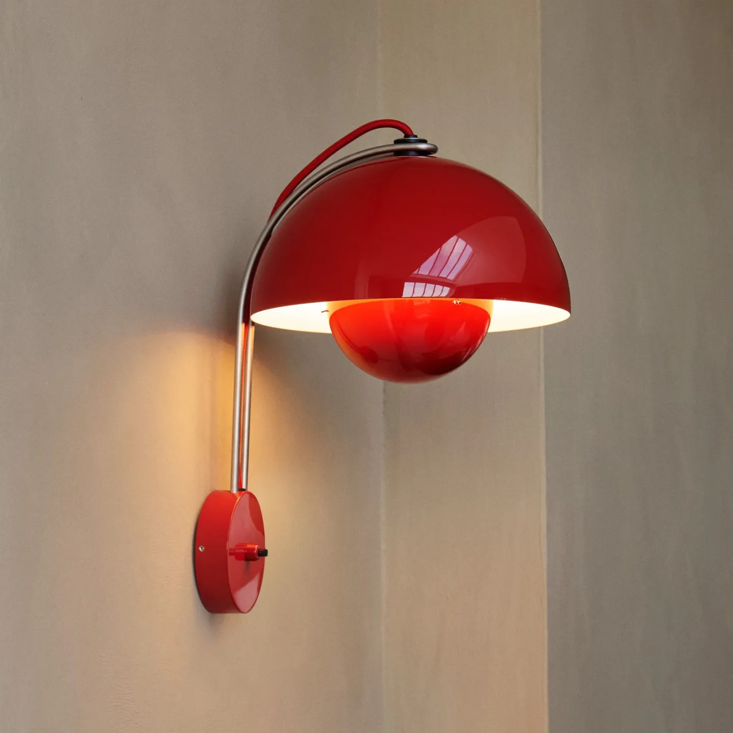 &Tradition Flowerpot VP8 Wandleuchte Vermilion red