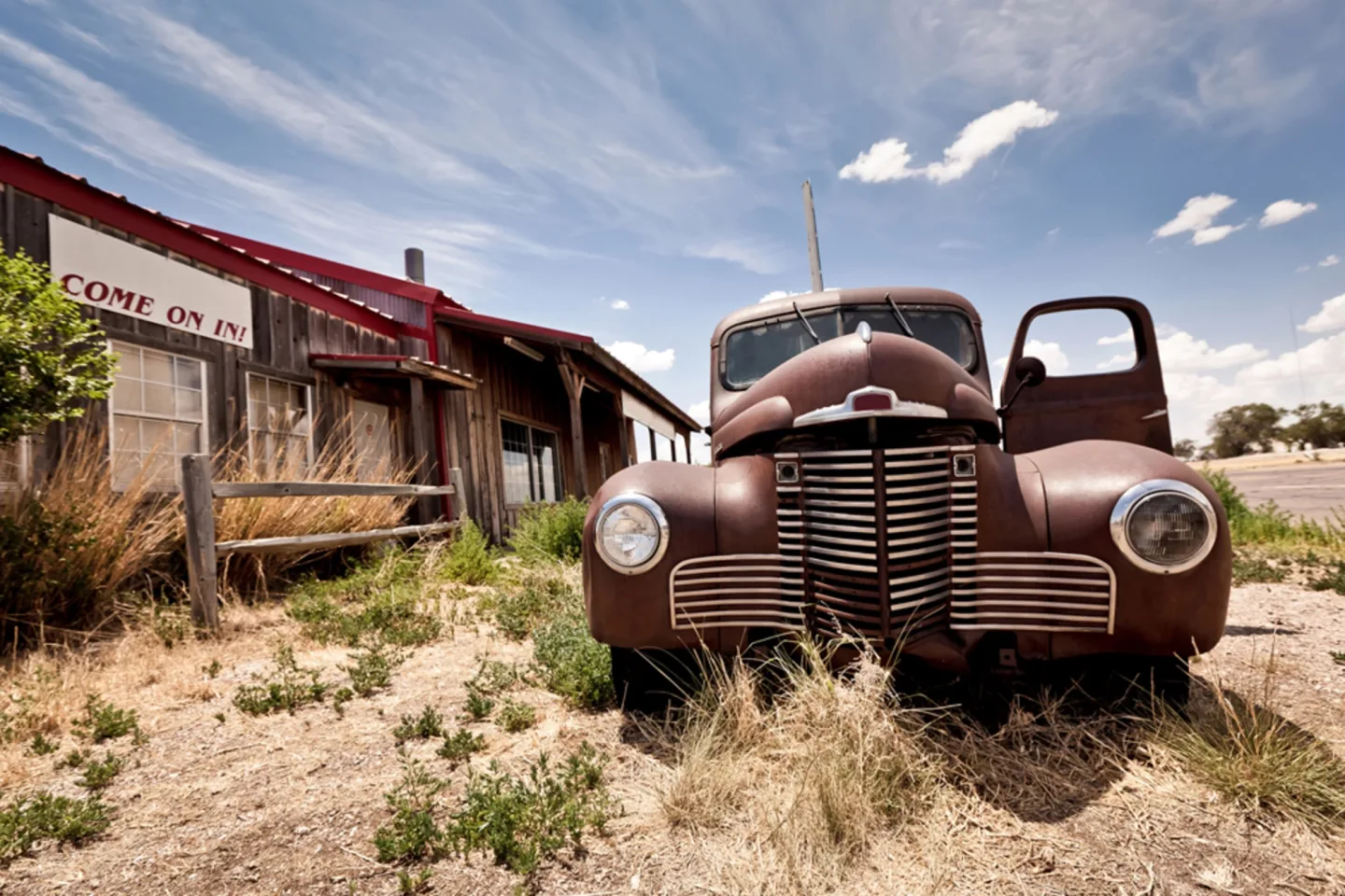 image LAND Alubild Oldtimer in Der Wüste | Schubiger Möbel