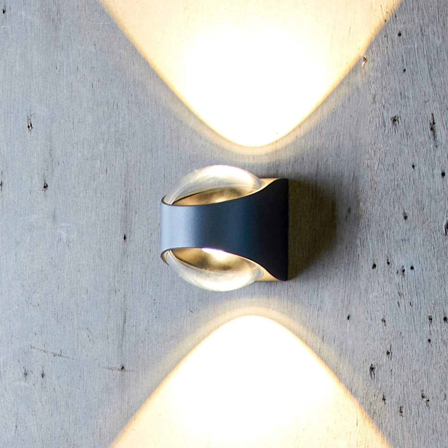 Saga udendørs væglampe op/ned sort - LOOM DESIGN - Terrasse - Moderne - Aluminium - Med flere lyskilder