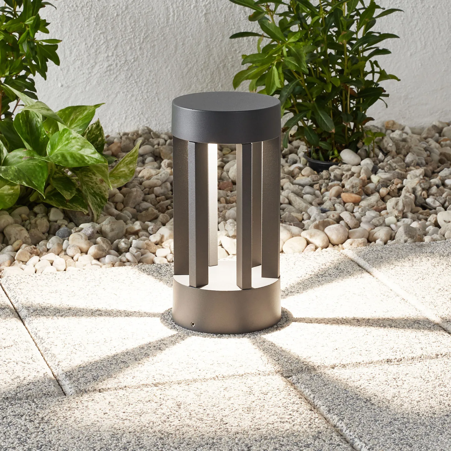 Jordis LED Gartenleuchte H22 Dark Grey - Lindby - Terrasse - Modern - Metall - Rund