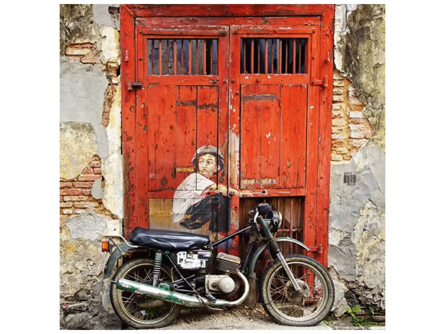 image LAND Digitaldruck auf Glas Street Art mit Moped | Schubiger Möbel