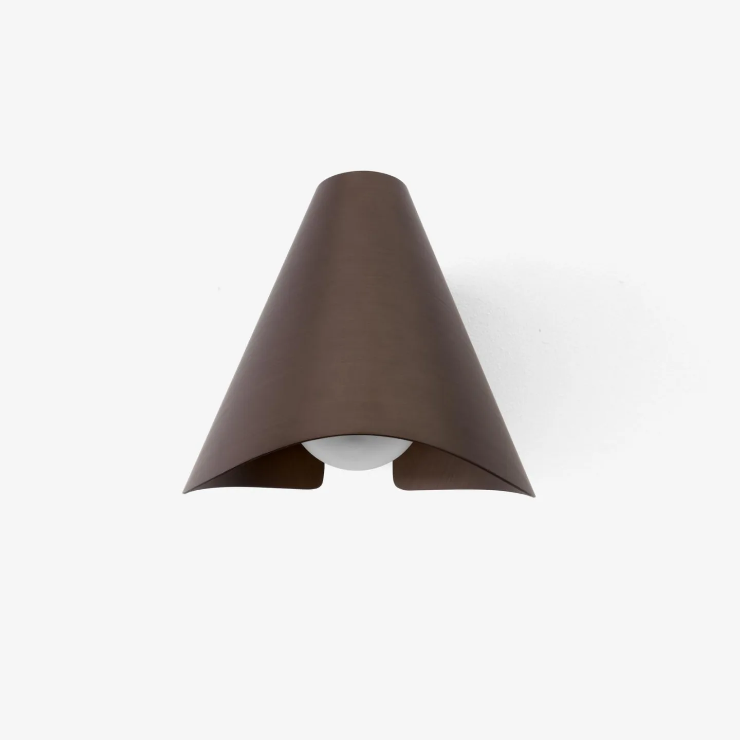 Bonnet SC103 vegglampe bronse/svart - &Tradition - Stue - Moderne - Aluminium - Med en lyskilde