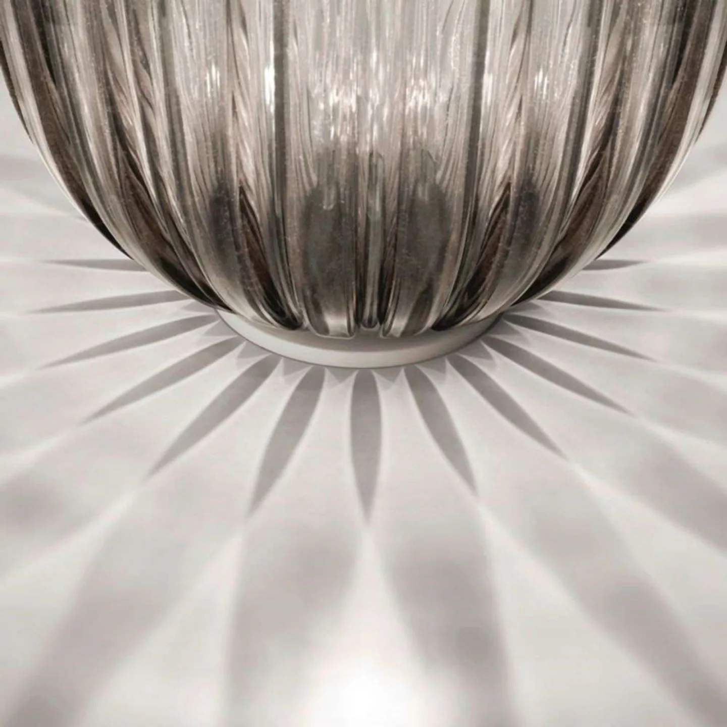 Plass Grande LED Pendelleuchte Grau 4,9m - Foscarini - Kunststoff
