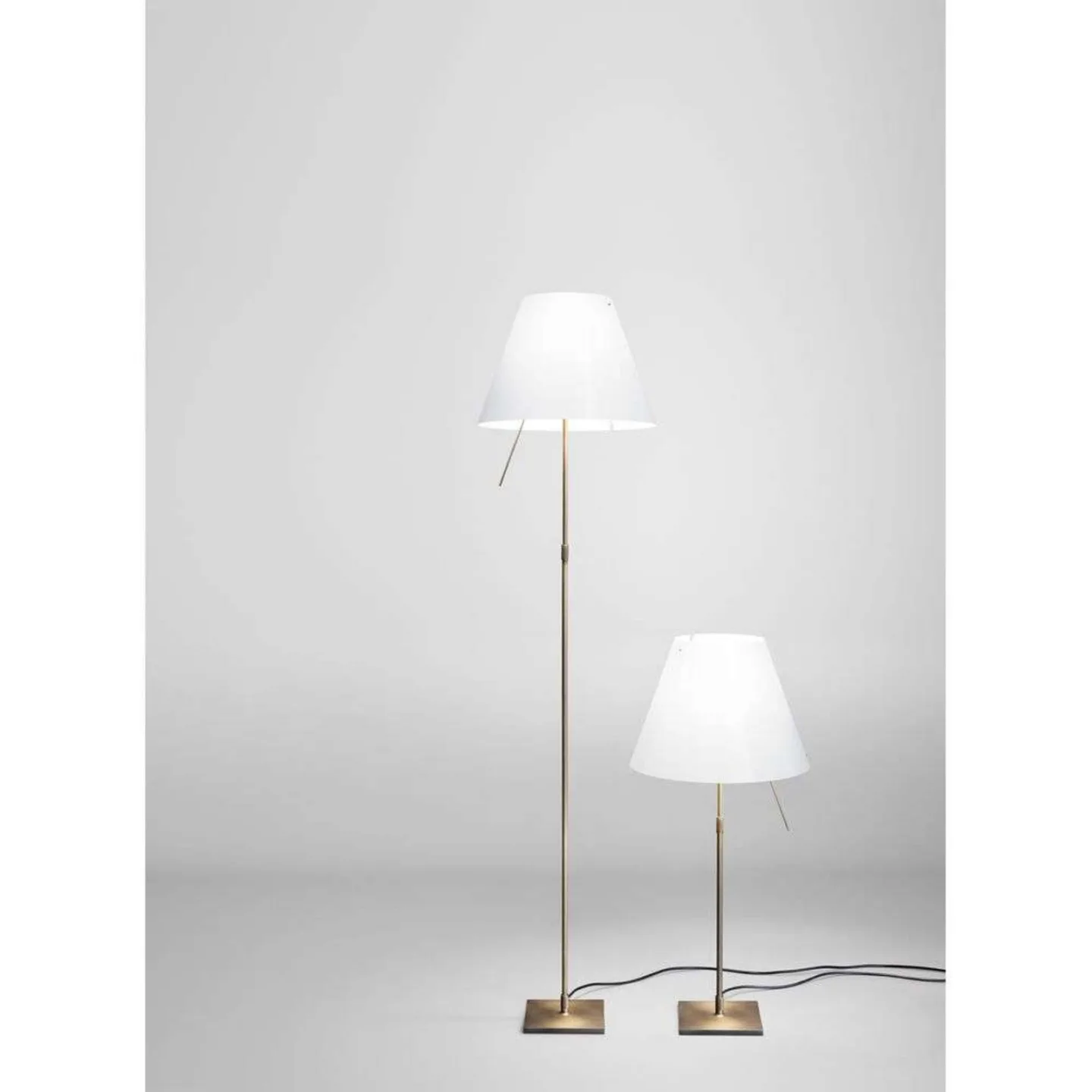 Costanza Bordlampe m/Dimmer White/Brass - Luceplan - Stue - Aluminium