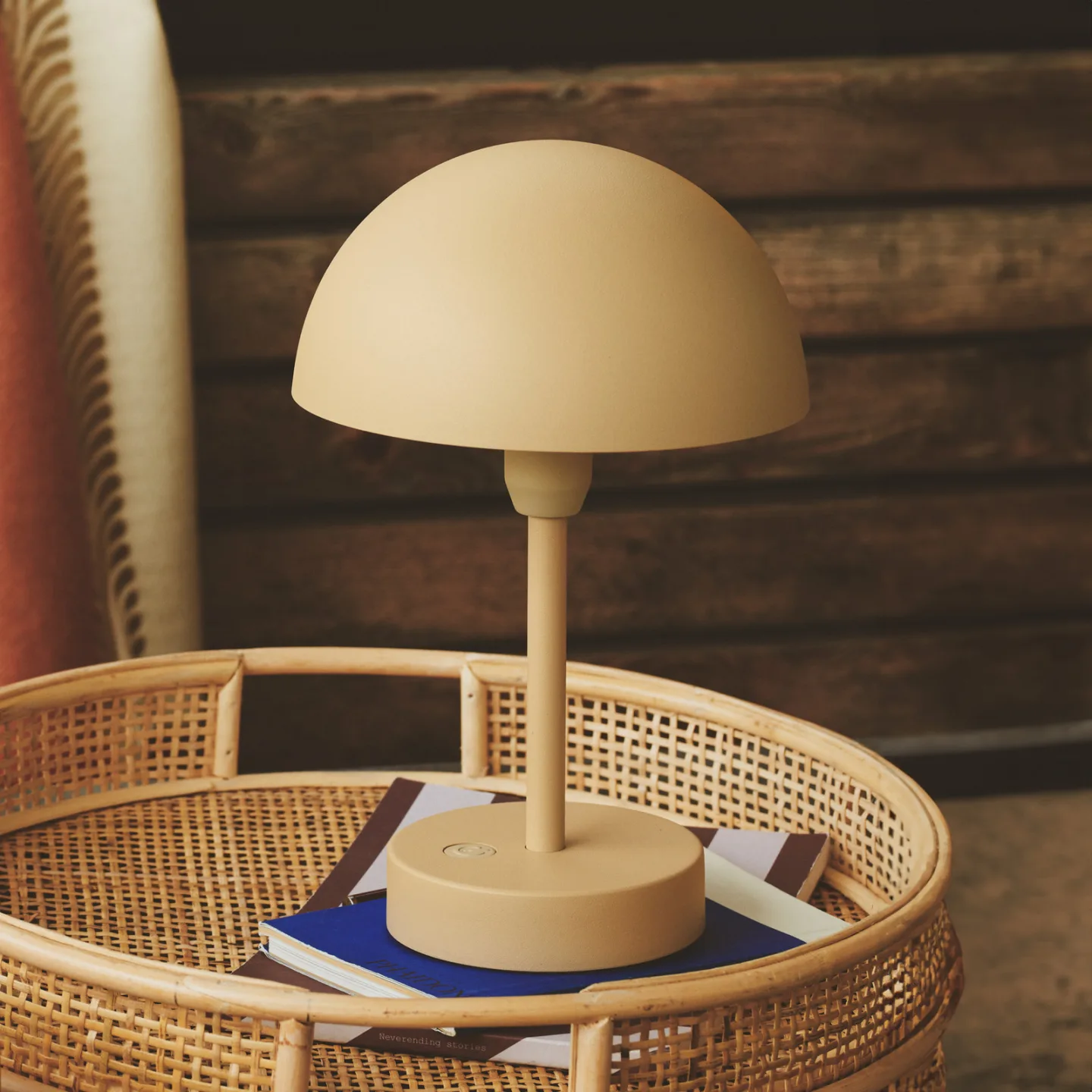 Ellen To-Go Portable Bordlampe IP44 Beige - Nordlux - Balkong - Aluminium - Med en lyskilde