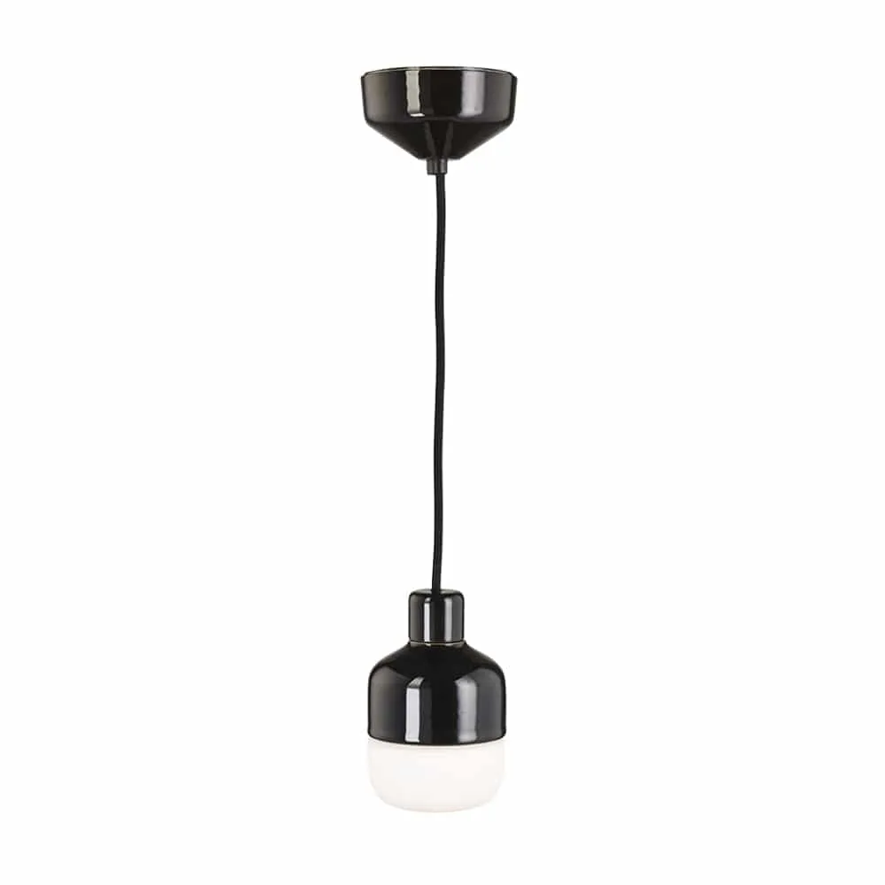 Ohm Pendel 100/155 mm Svart Matt Opal 2m Svart textilkabel IP44 G9 20W takkopp