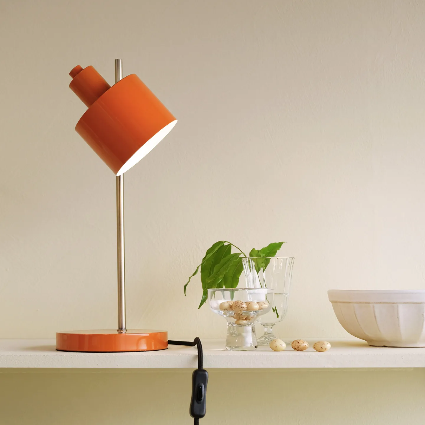 Ocean Tischleuchte Orange/Brass - Dyberg Larsen - Wohnzimmer - Design - Metall - Mit Schirm
