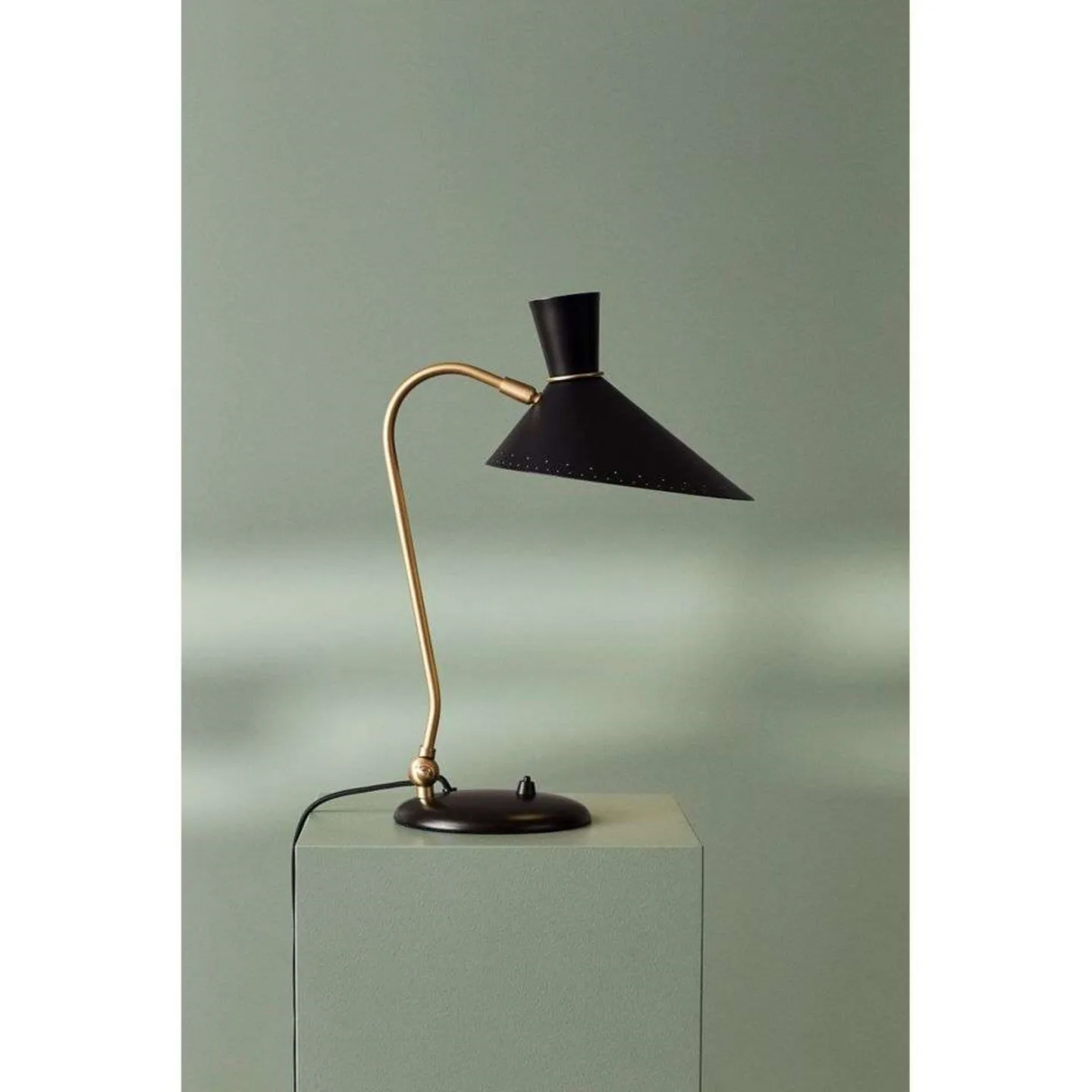 Warm Nordic Bloom bordslampa Black noir