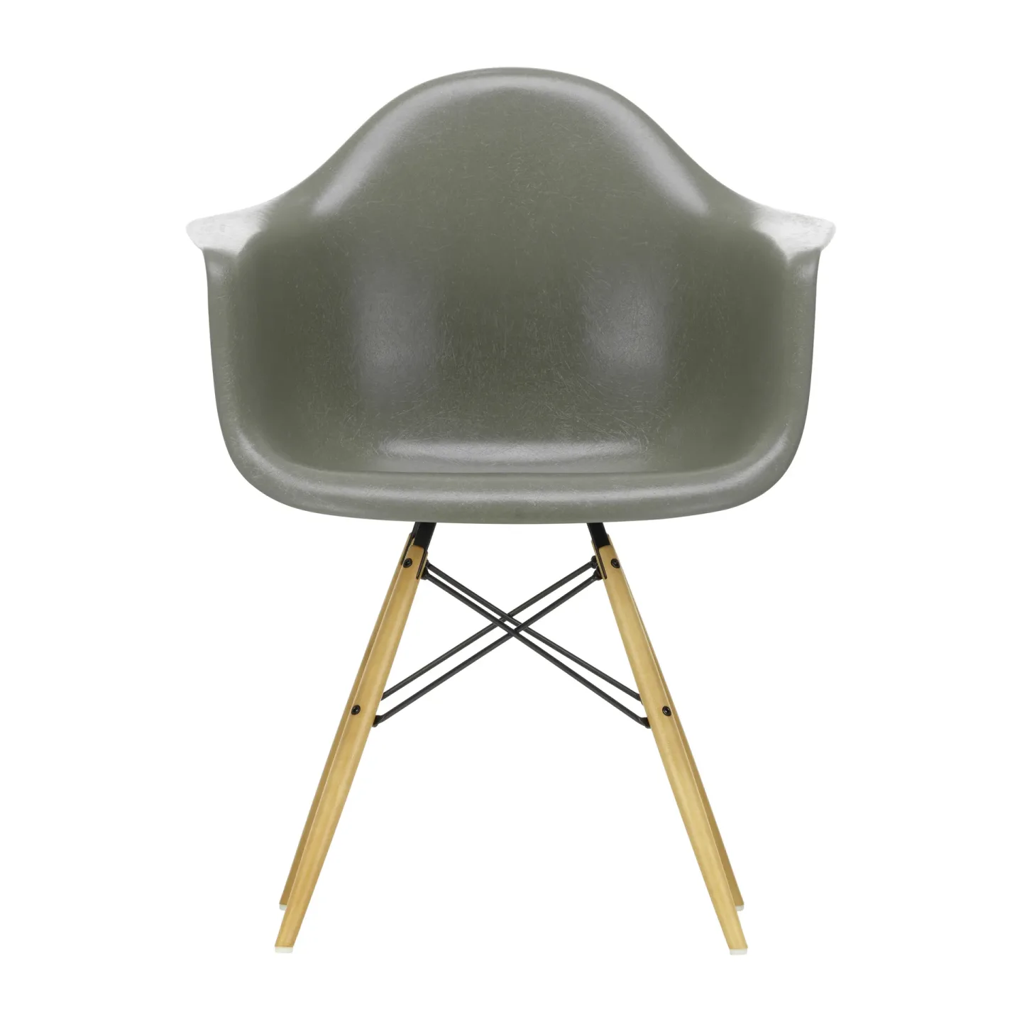 Vitra Eames Fiberglass Armchair DAW karmstol raw umber, lönnben