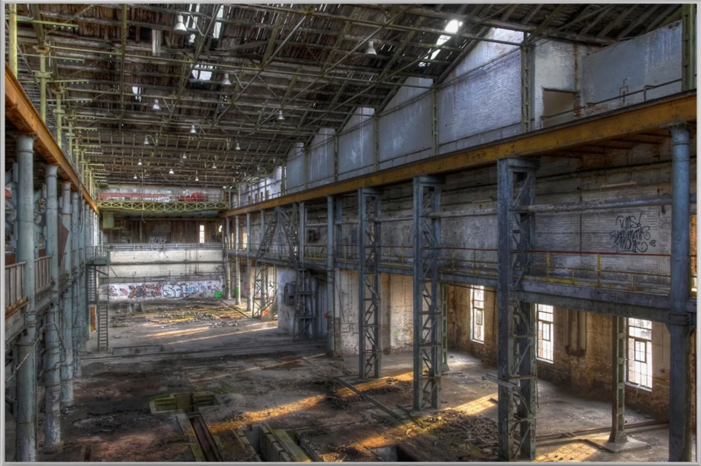 image LAND Bild mit Rahmen Werkshalle | Schubiger Möbel