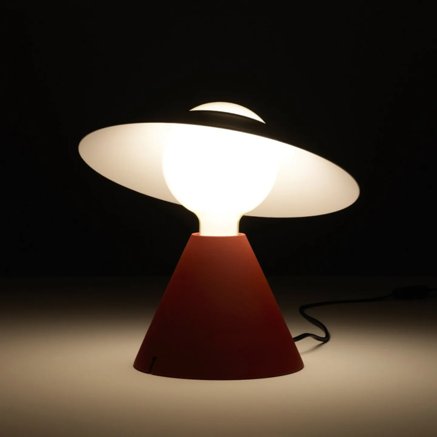 Fante LED-Tischleuchte, rot, 2.700 K - Stilnovo - Wohnzimmer - Design - Kunststoff - Mit Schirm
