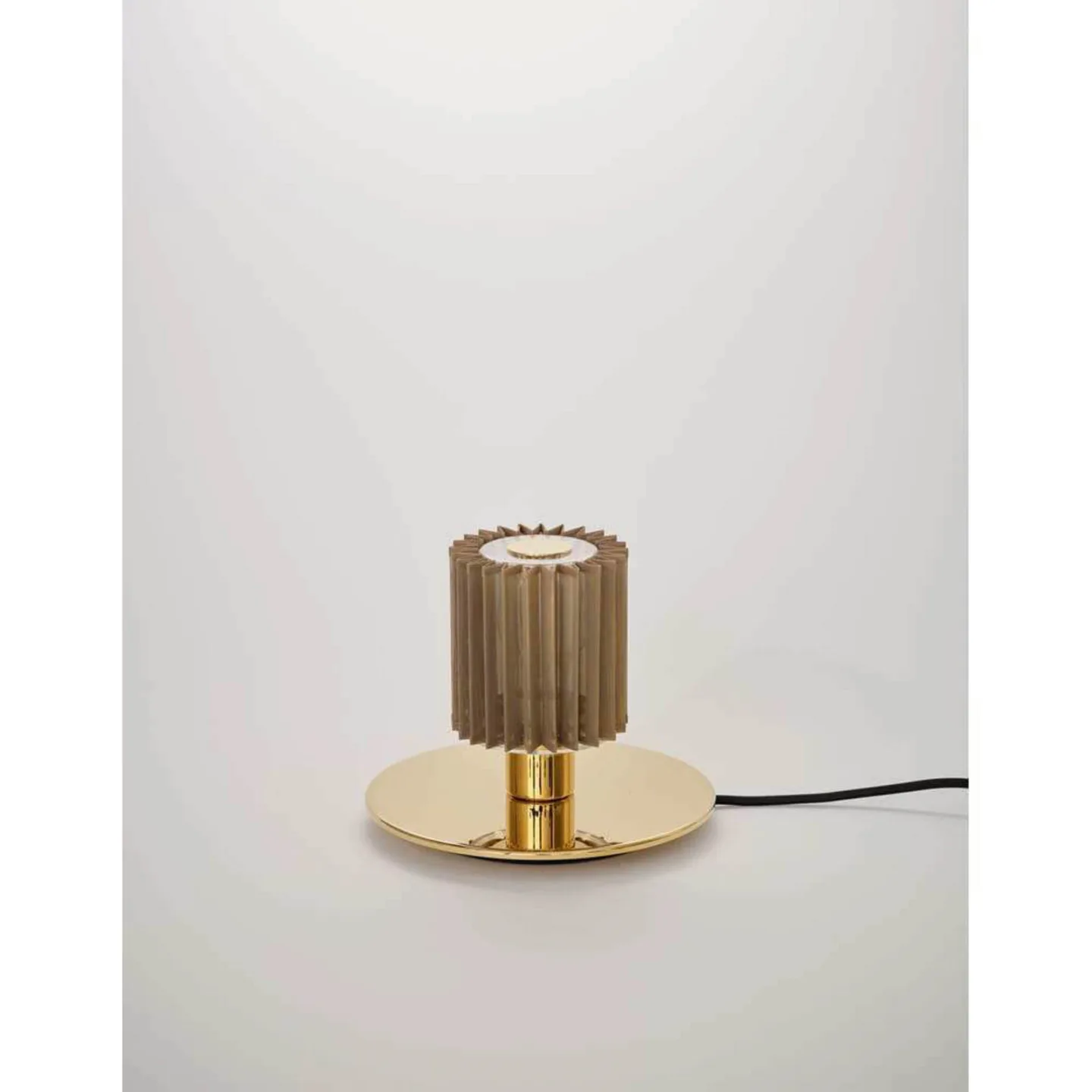 In the Sun 220 Bordslampa Gold/Gold - DCW - Vardagsrum - Metall