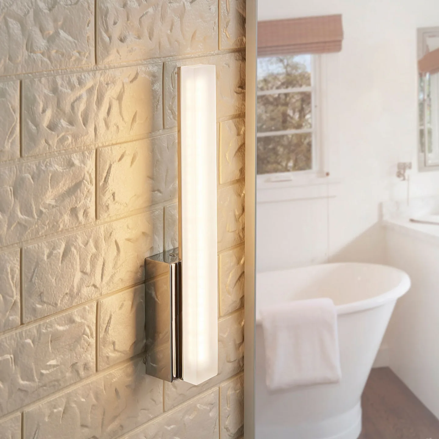 Julie Wandleuchte IP44 White/Chrome - Lucande - Badezimmer - Modern - Metall - Eckig