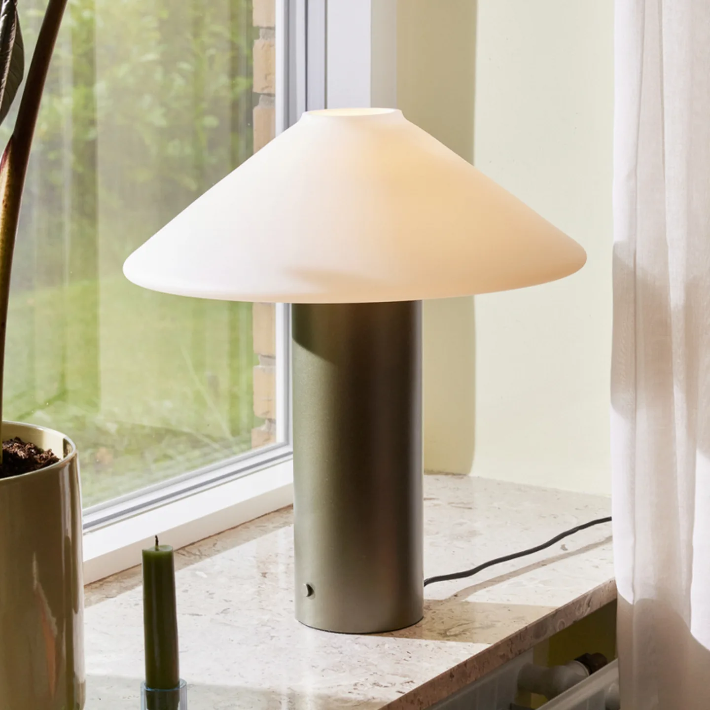 Orbit Tischleuchte Dark Green - Hübsch - Wohnzimmer - Design - Metall - Einflammig