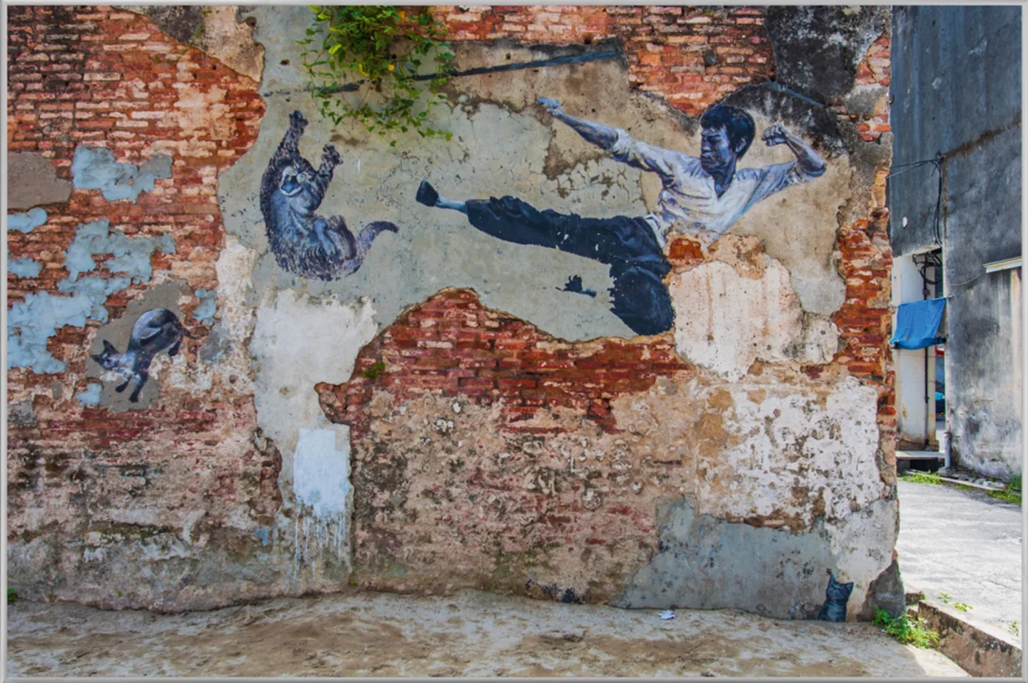 image LAND Bild mit Rahmen Street Art mit Kämpfer | Schubiger Möbel