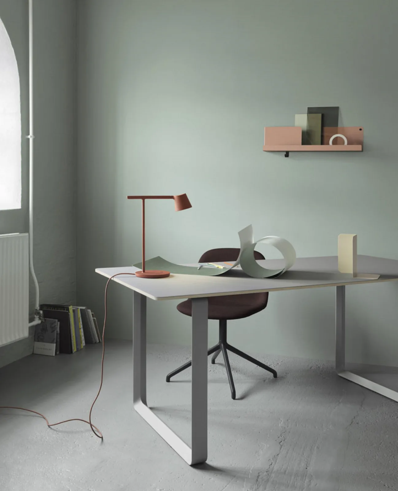Tip Tischleuchte White - Muuto - Wohnzimmer - Aluminium