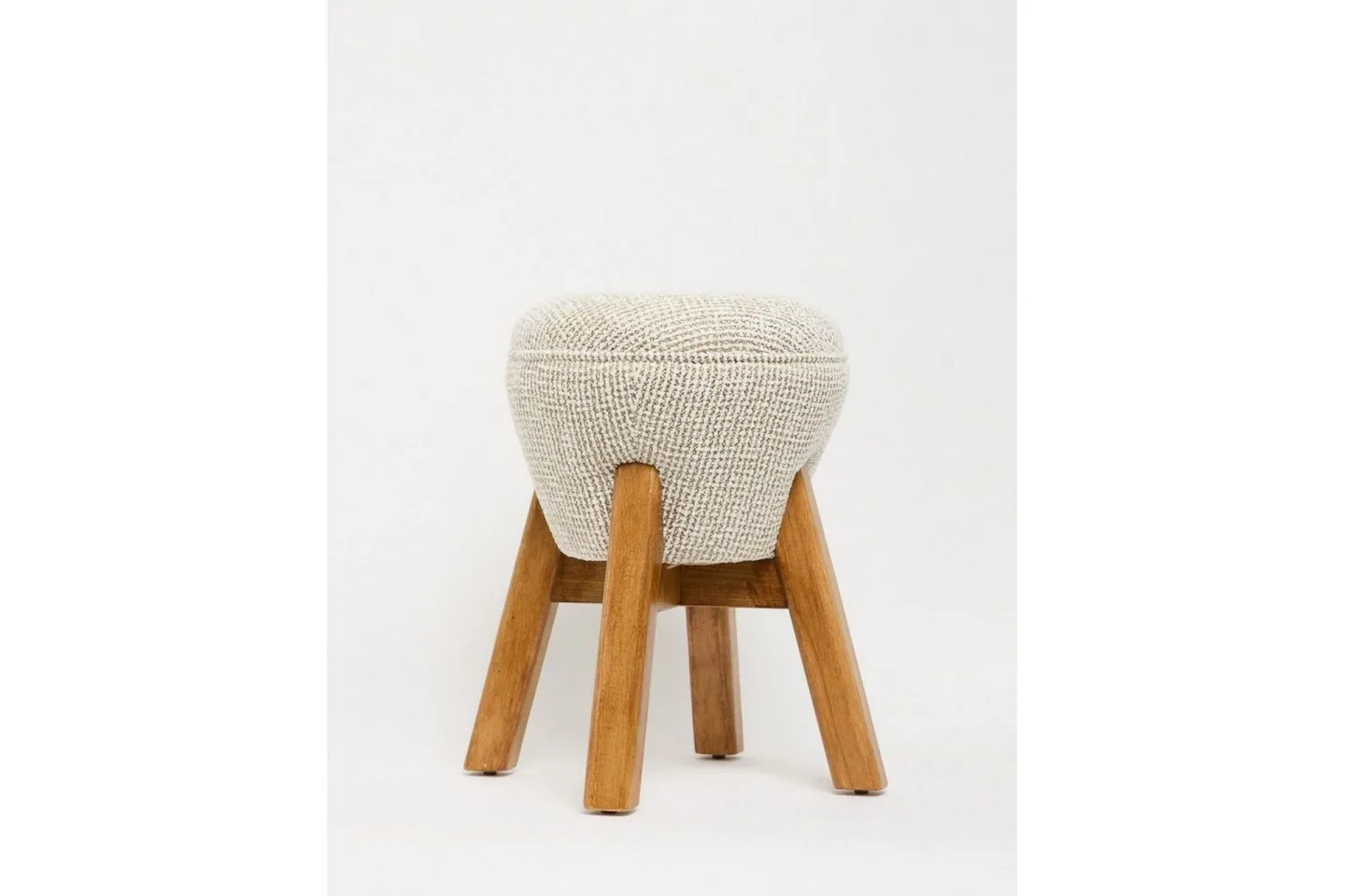 Brenric Howard fotpall 38 cm - Cream/Valnöt
