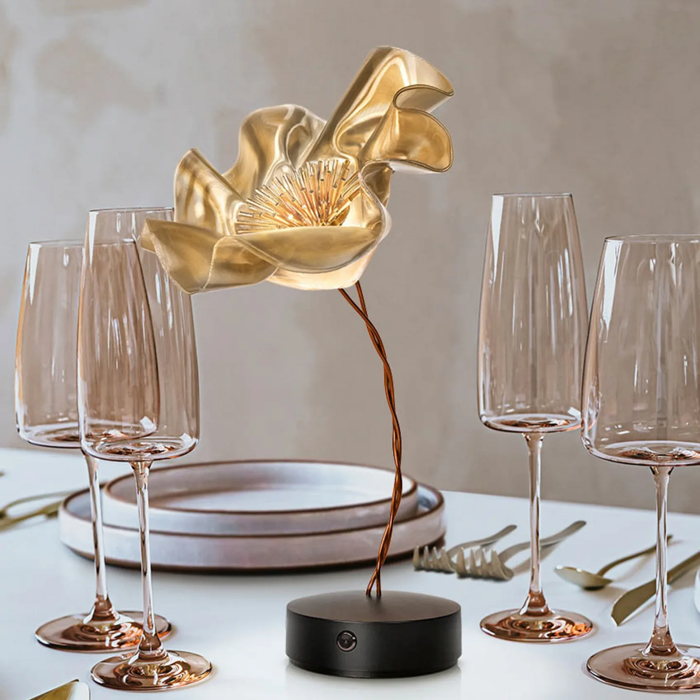 Lafleur Battery Tischleuchte Black/Golden - Slamp - Wohnzimmer - Design - Kunststoff